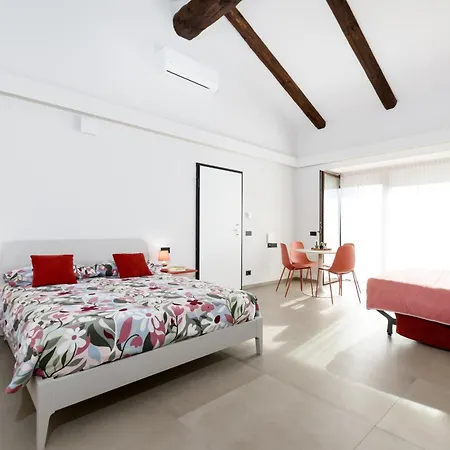 Vittoria Apartman Bra